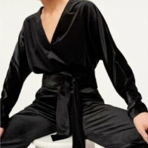 Good American Elegant Black Velvet Women's Top